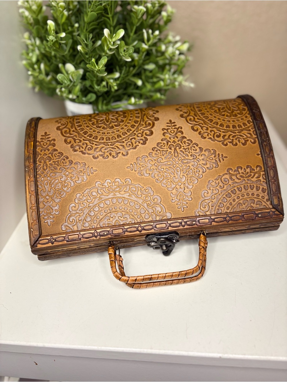 Vintage Boho Wooden Box Purse Tooled Faux Leather Cigar Box Style Bag - Picture 6 of 13